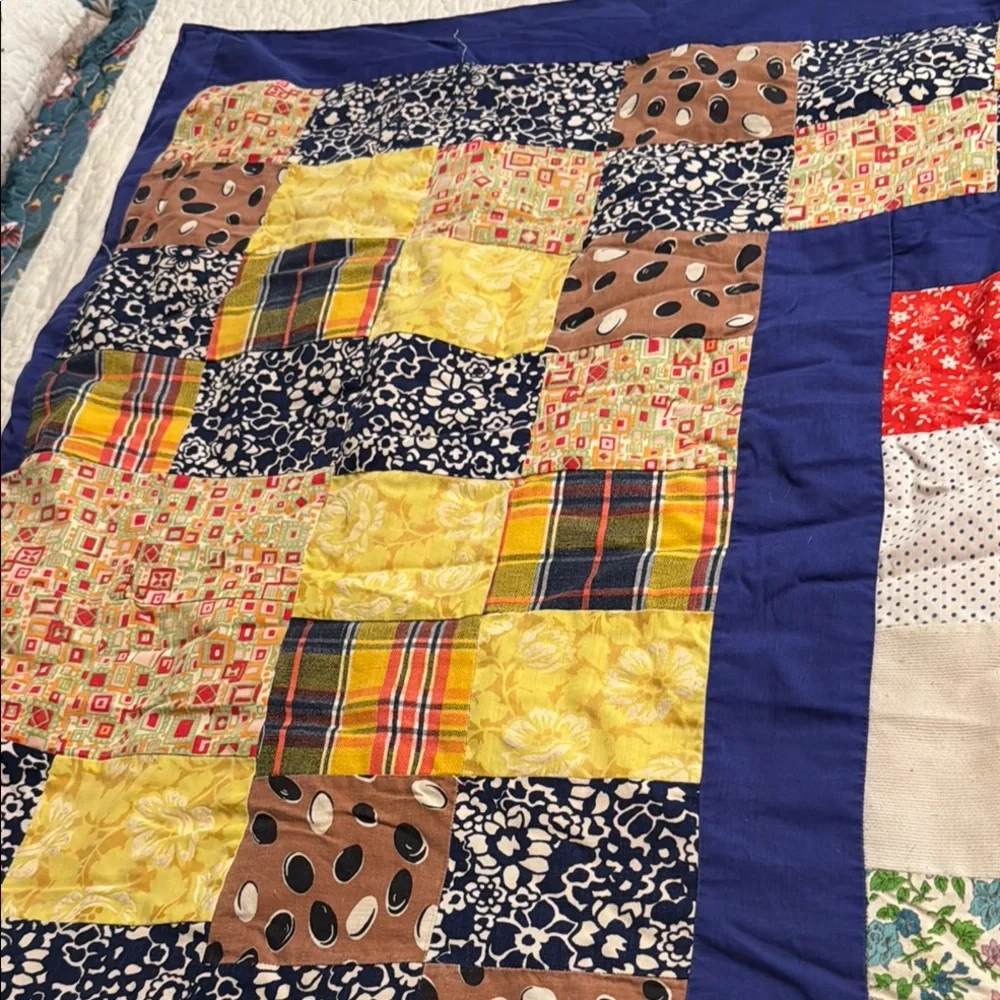Quilt Vintage Blue,Yellow,Multi Color Tied Quilt